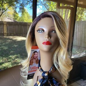 ✨ Ombre Vanessa Wig – (Nakia)16” Side Part ✨